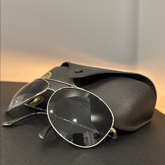 Ray-Ban Aviator Sunglasses - Picture 4 of 6